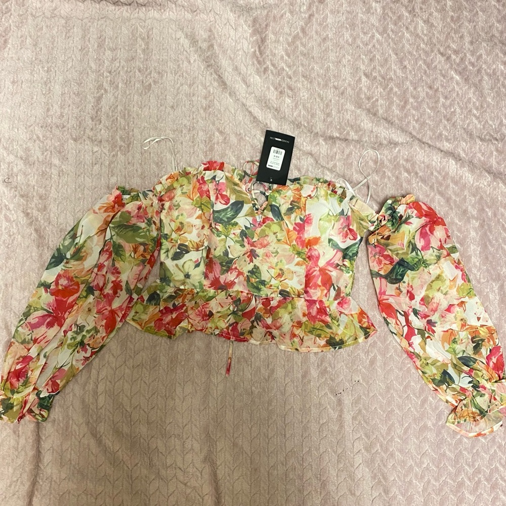 Off the shoulders fashion nova top